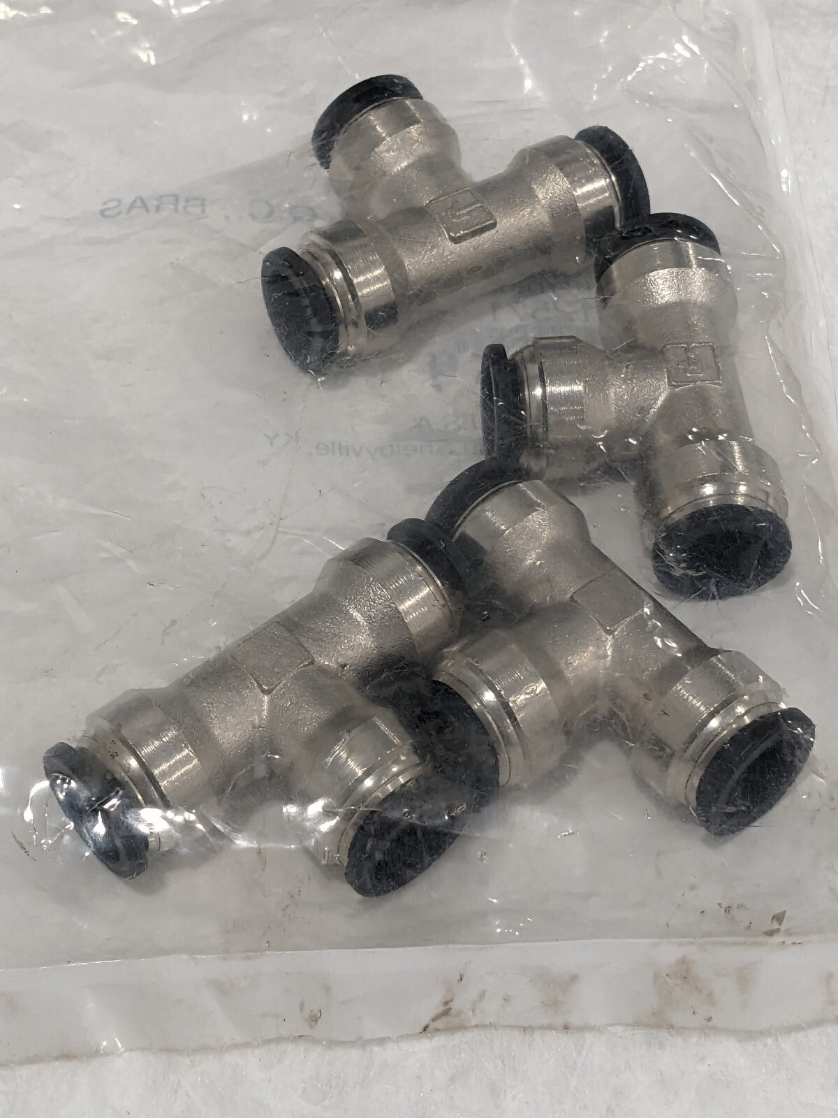 PARKER Push-To-Connect Tube to Tube Tube Fitting: Union Tee, 1/2" OD Qty 4