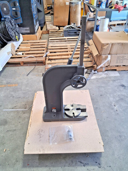Dake Arbor Press 1" Ram 4-1/2" Throat Depth 1-1/2 Ton Pressure 901005