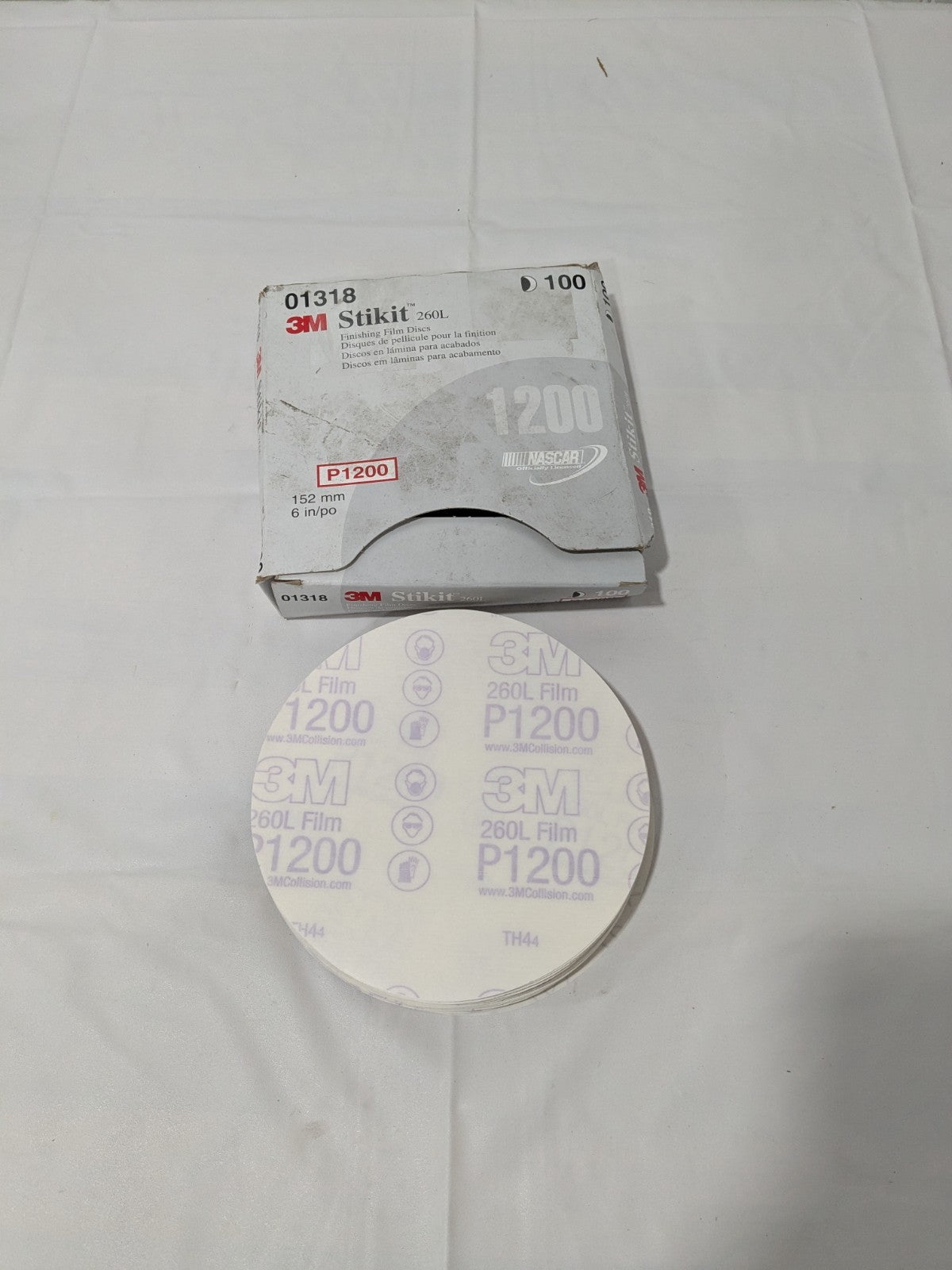 3M 6" Dia PSA Disc: 1200 Grit, Aluminum Oxide Box of 100 7000044716