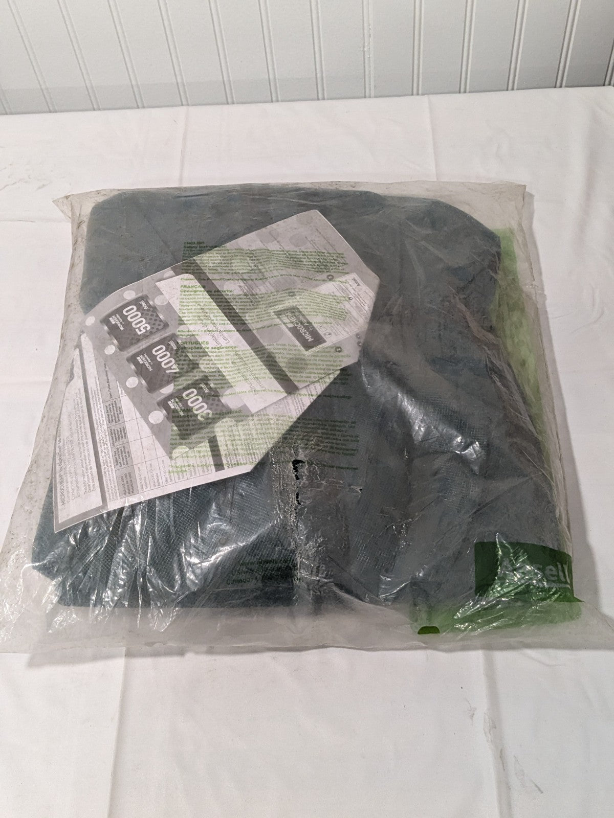 ANSELL Disposable Coverall: Chemical, Size 2X-Large GR40-T92-111-06 NO MASK