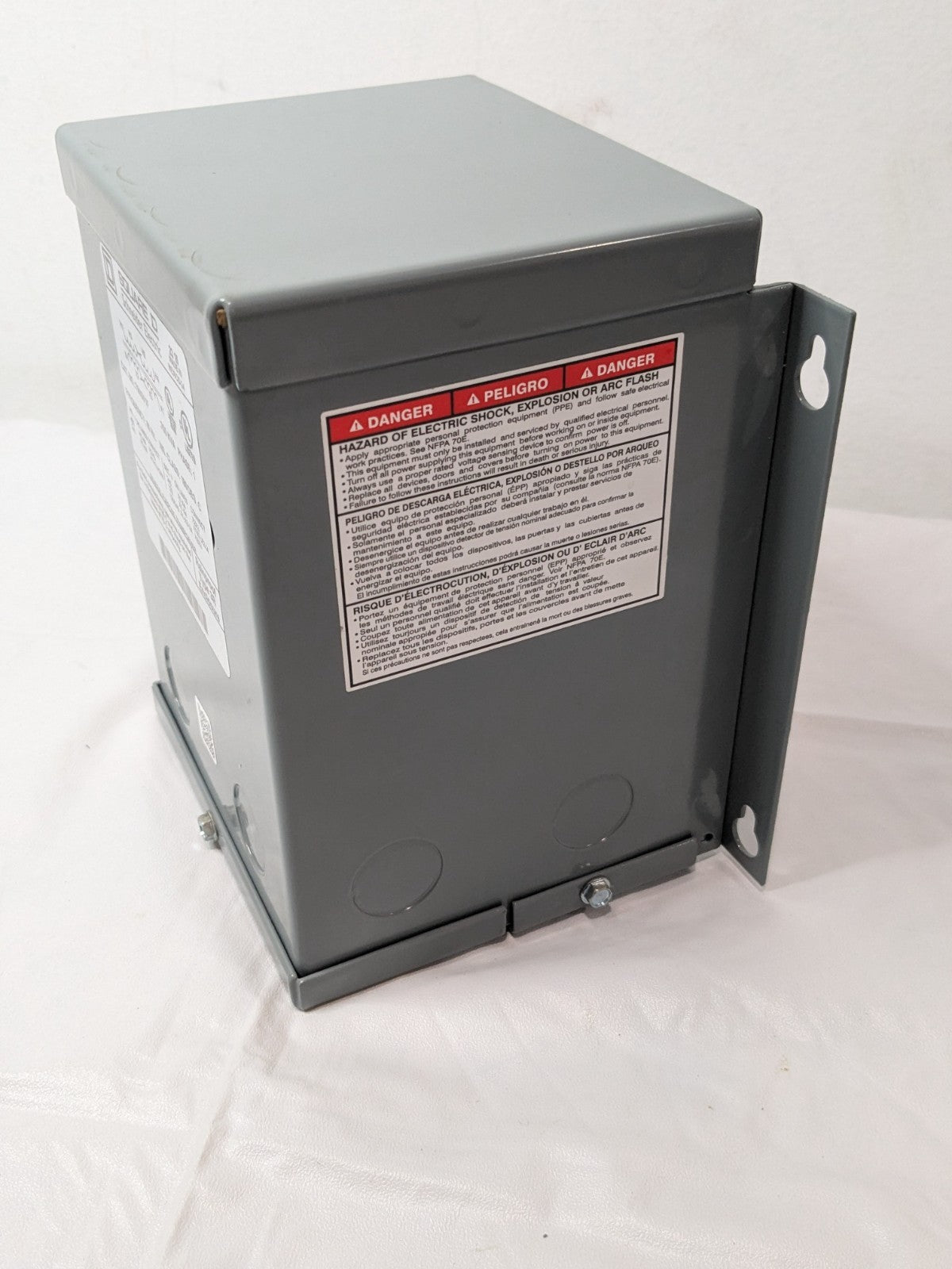 Square D General Purpose Transformer 1 Phase 120/240V 750SV1F