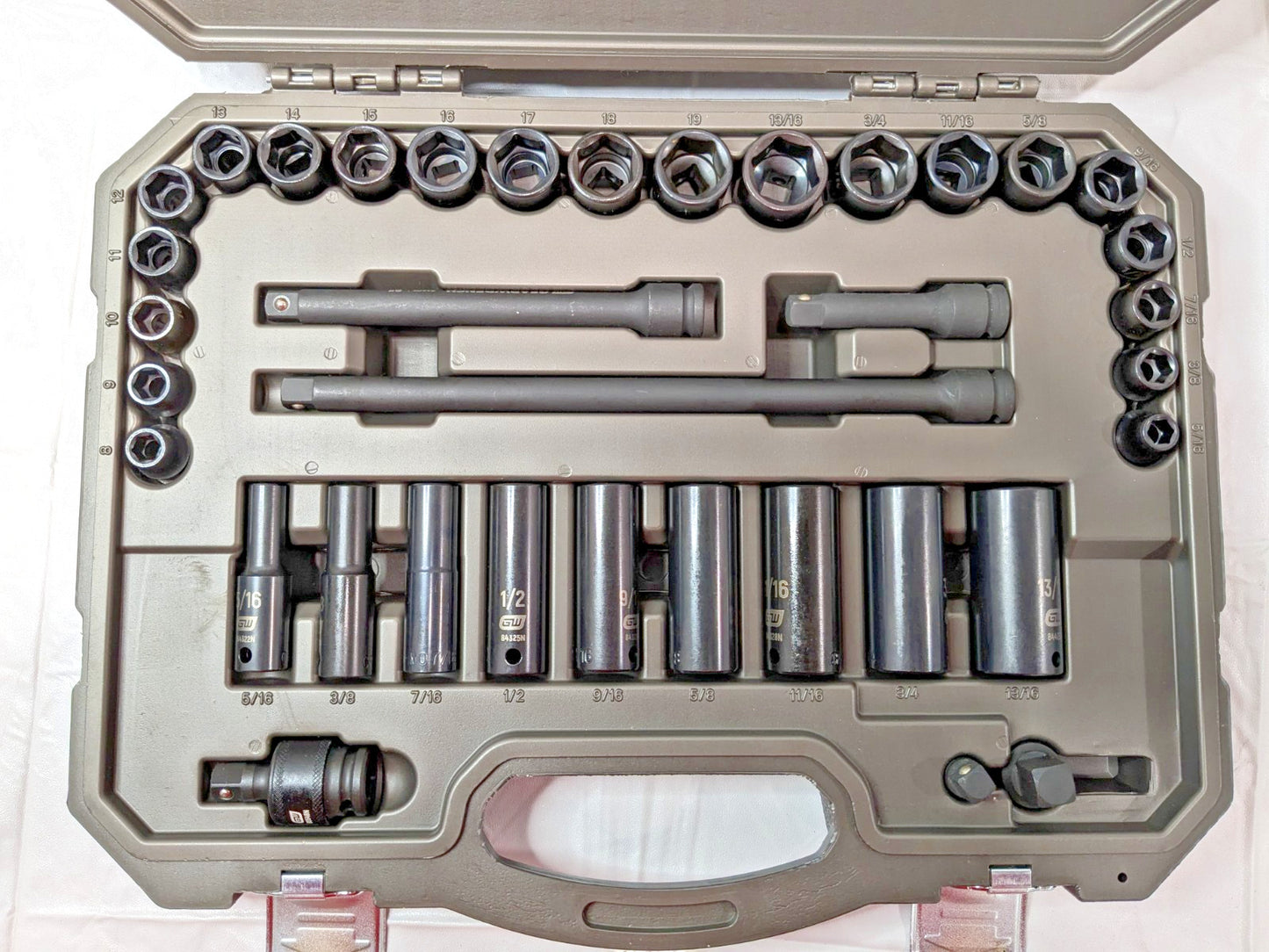 GEARWRENCH 39 Piece Socket Set Deep Impact Standard 3/8" Drive 86533