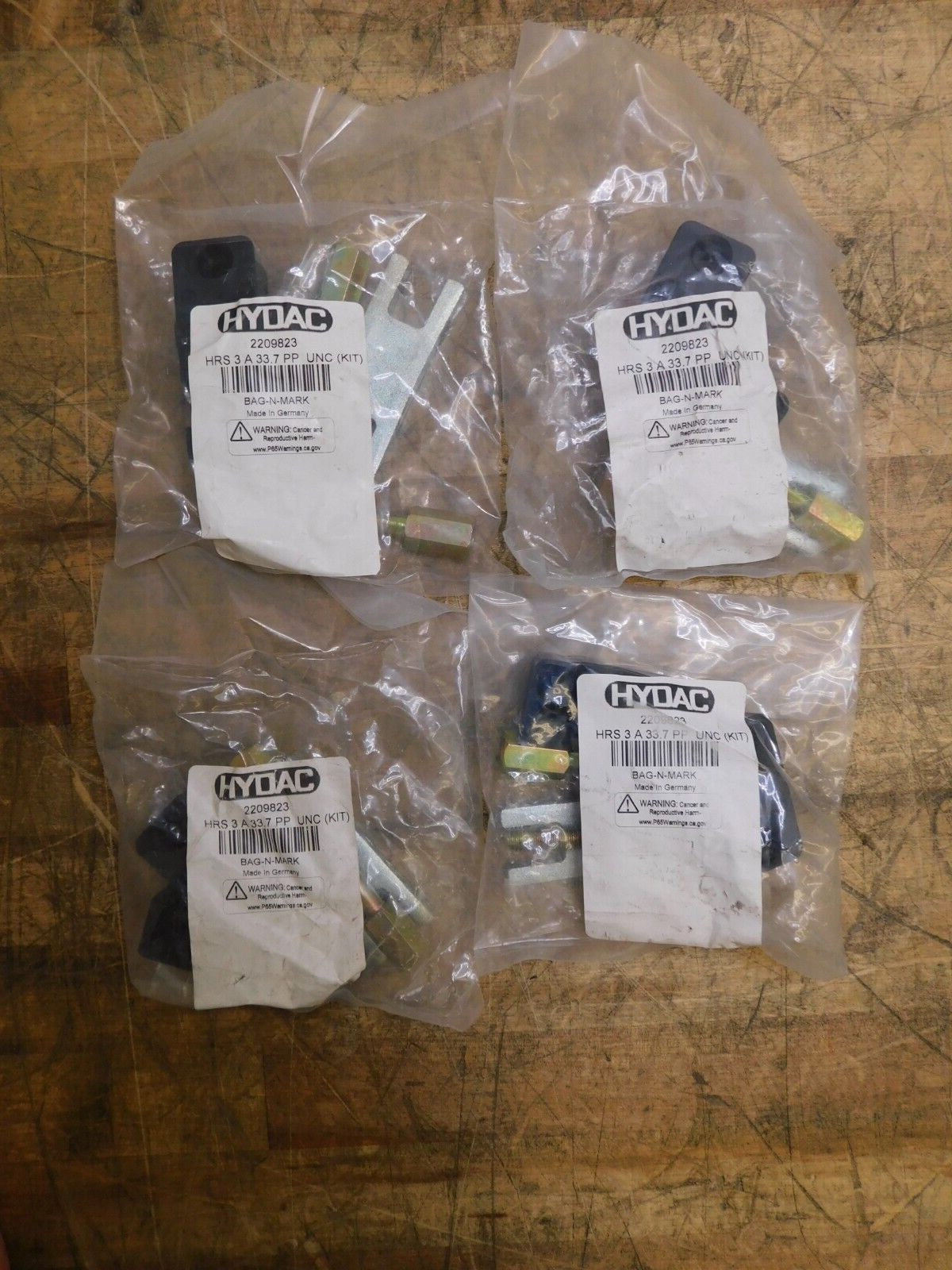 HYDAC 4Pk Polypropylene Heavy Duty Vibration Control Clamps for 1" Pipe 2056181