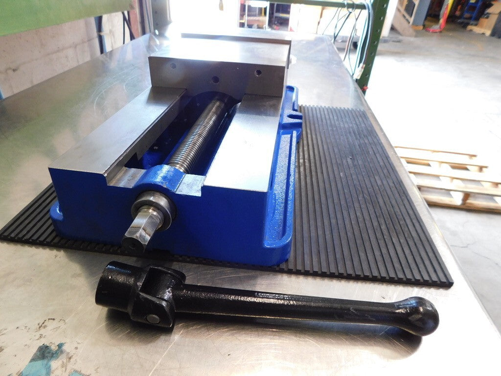VALUE COLLECTION Machine Vise: 8" Jaw Width 8" Jaw Opening Horizontal 428-7280