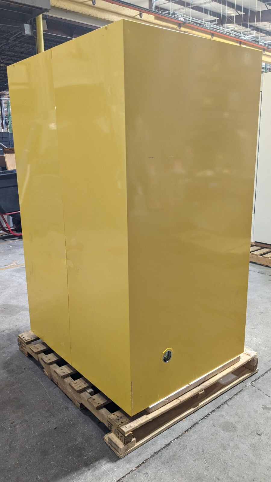 EAGLE Standard Cabinet Self-Closing 2 Shelves Steel 65 x 34 x 43 9010X