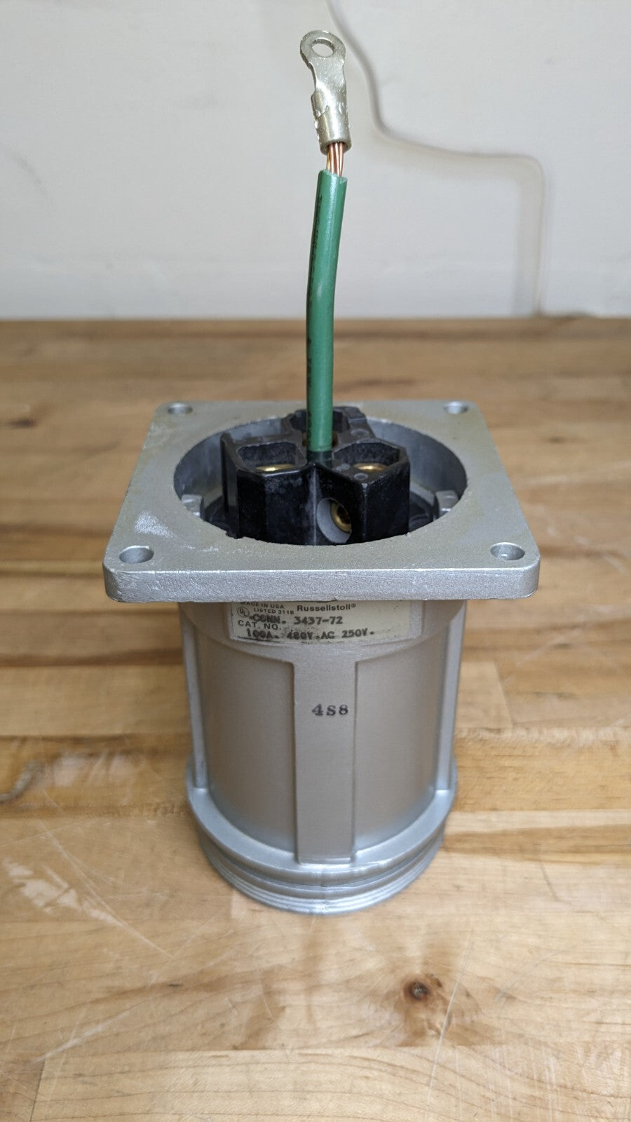 Russell &amp; Stoll 3437 100 Amp 480 VAC 2P3W Plug Pin &amp; Sleeve Receptacle N