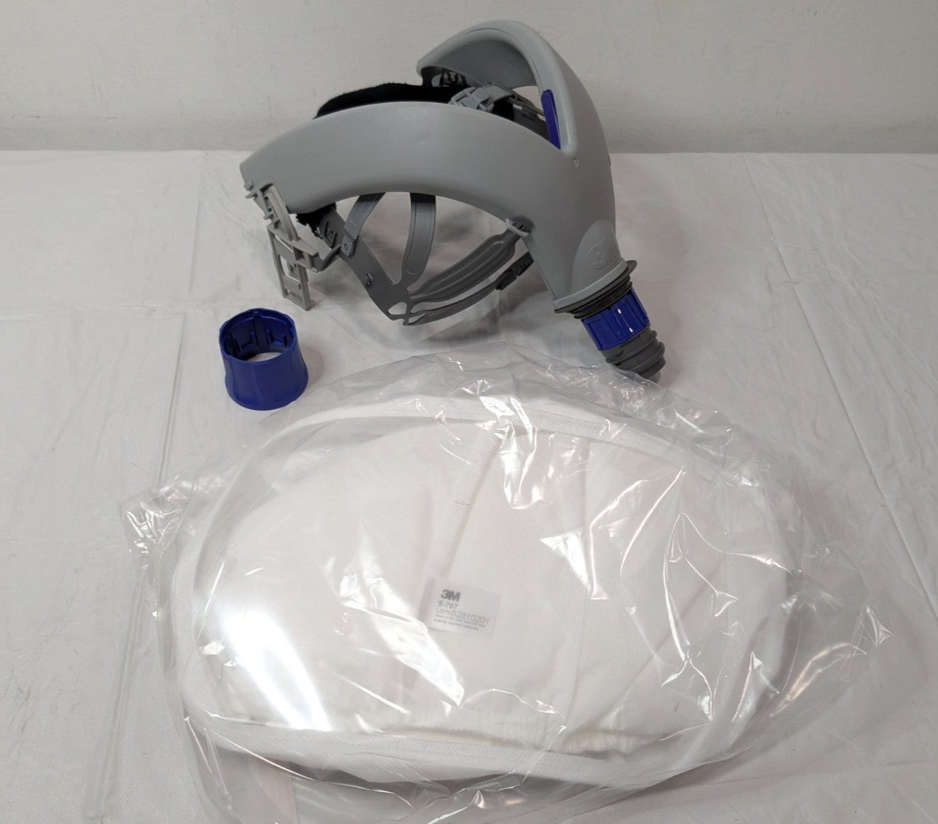 3M Versaflo S-Series S-757 White Standard Polypropylene Hood 7000052768