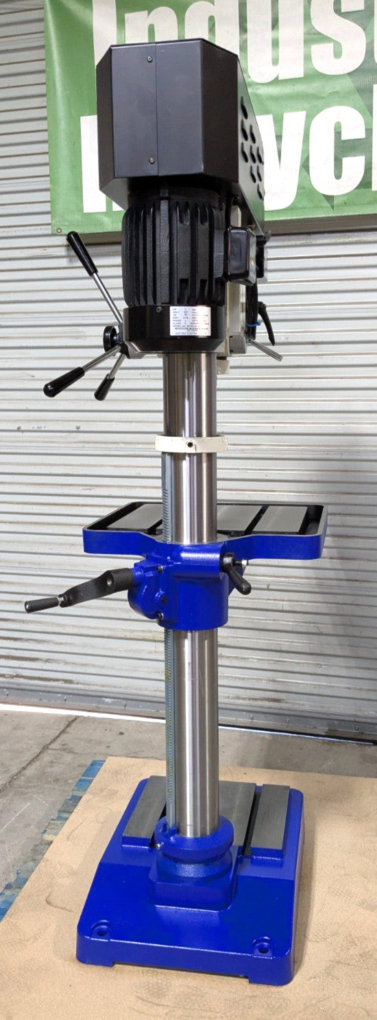 Vectrax Mill / Drill  20" Swing  2hp 220V 3ph 3MT RF-401V/3VTX  *Scratch & Dent*