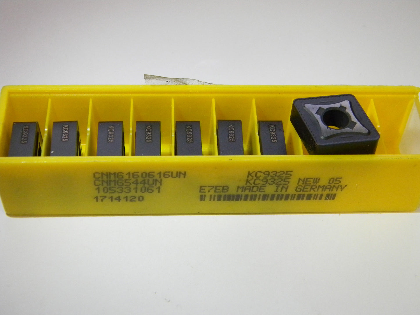 Kennametal Carbide Inserts CNMG544UN Grade KC9325 Qty. 8 Model 1714120