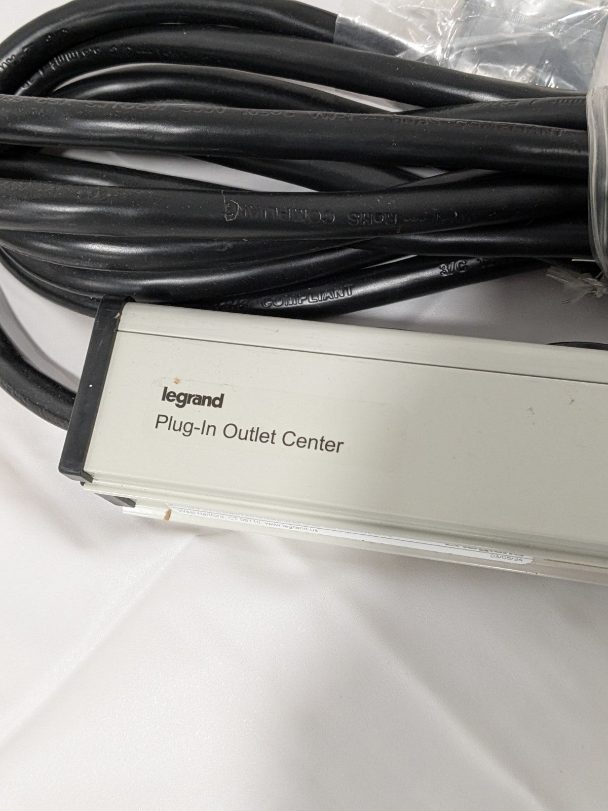 Legrand Multi-Outlet Power Unit 120V 20A 13-1/4"L, 6 Outlets 15' Cord