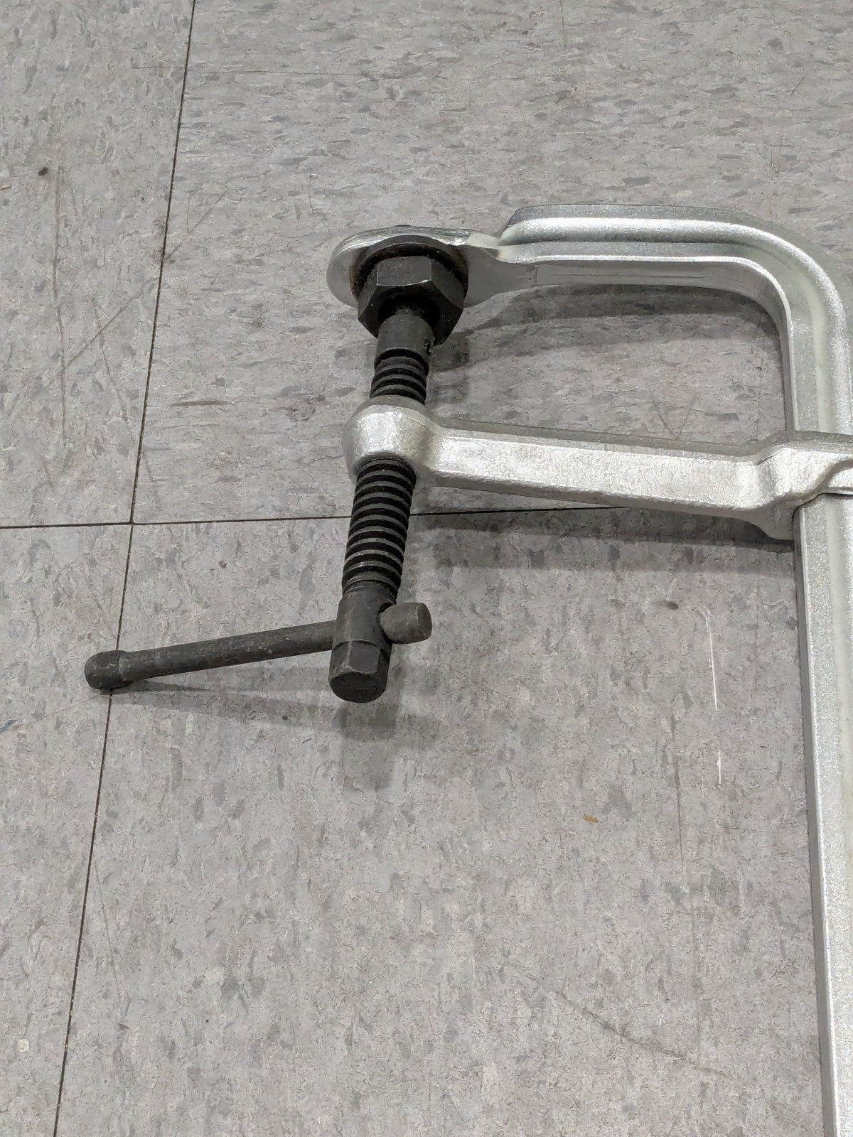 Strong Hand Sliding Arm Clamp 5-1/2" Deep Throat, 20-1/2" Max Capacity UM205