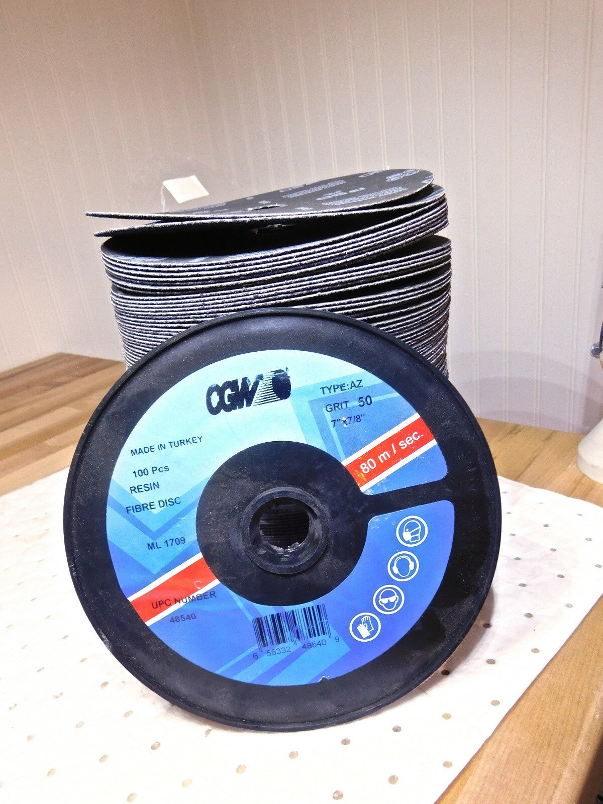CGW Zirconia Alumina Fiber Disc 7 Dia 7/8 Hole 50 Grit 8600 RPM Qty 100 48540