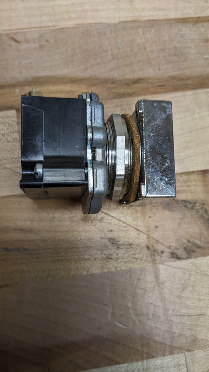 EATON E30BB Square Multi-Function Operated Watertight/Oiltight Indicating Lamp