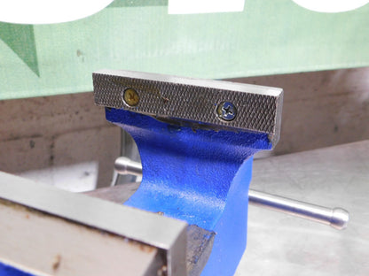 Irwin Bench Vise 4" Jaw Width 2-3/4" Throat Depth 3