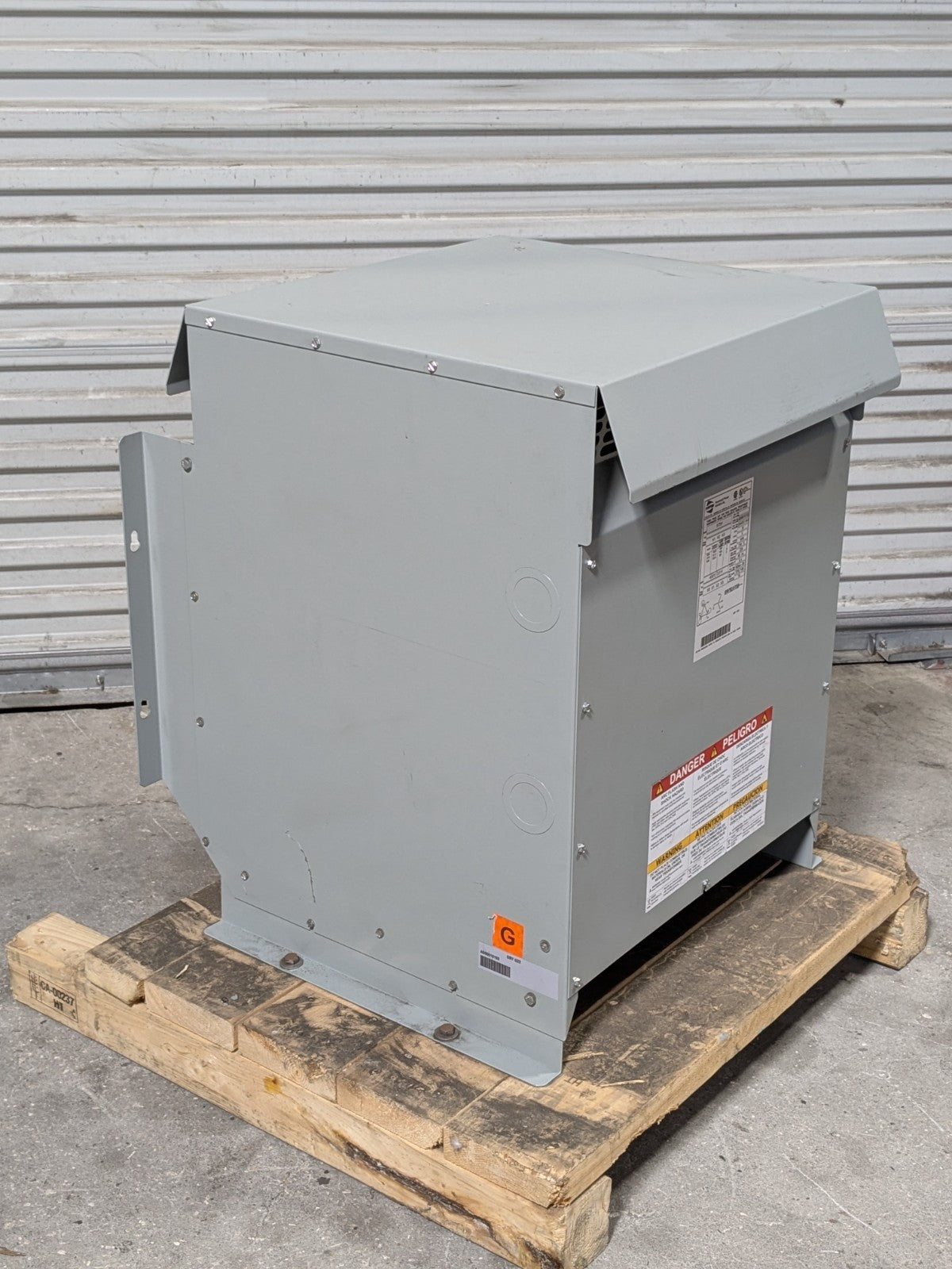 Hammond 51kVA Dry Type Drive Isolation Power Transformer 3 Ph 575V DM051NH
