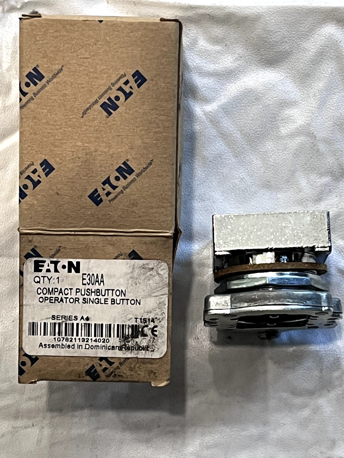 Eaton E30AA Pushbutton, E30 Series, 30.5 mm