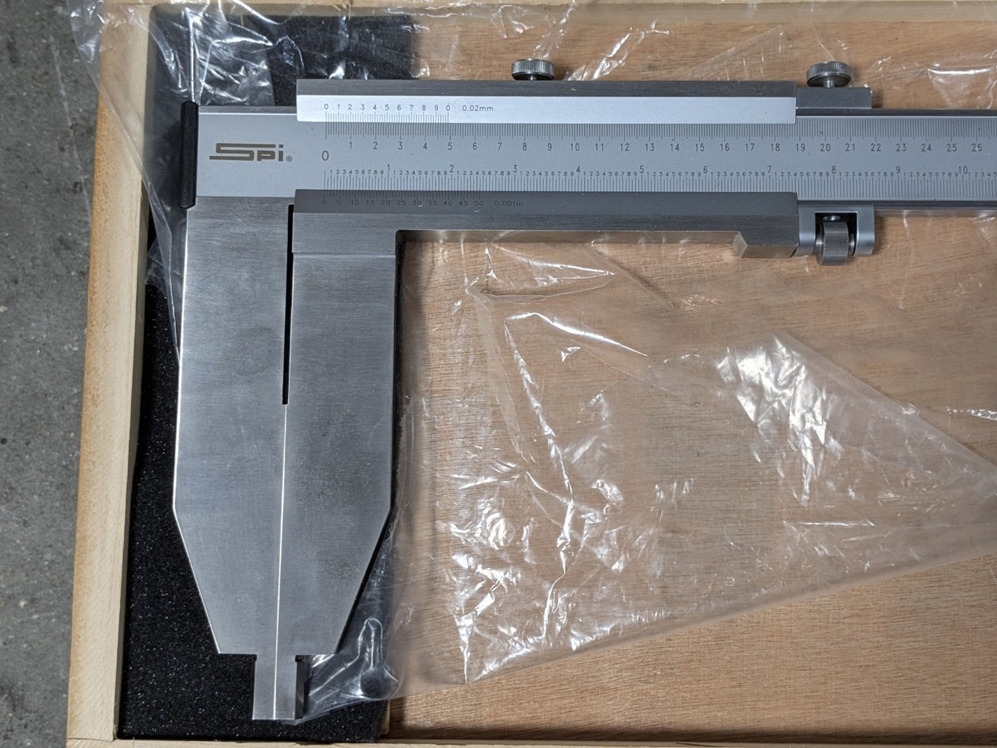SPI Stainless Steel Vernier Caliper 0 - 60"/1500mm Range 20-697-9 Scratch N Dent