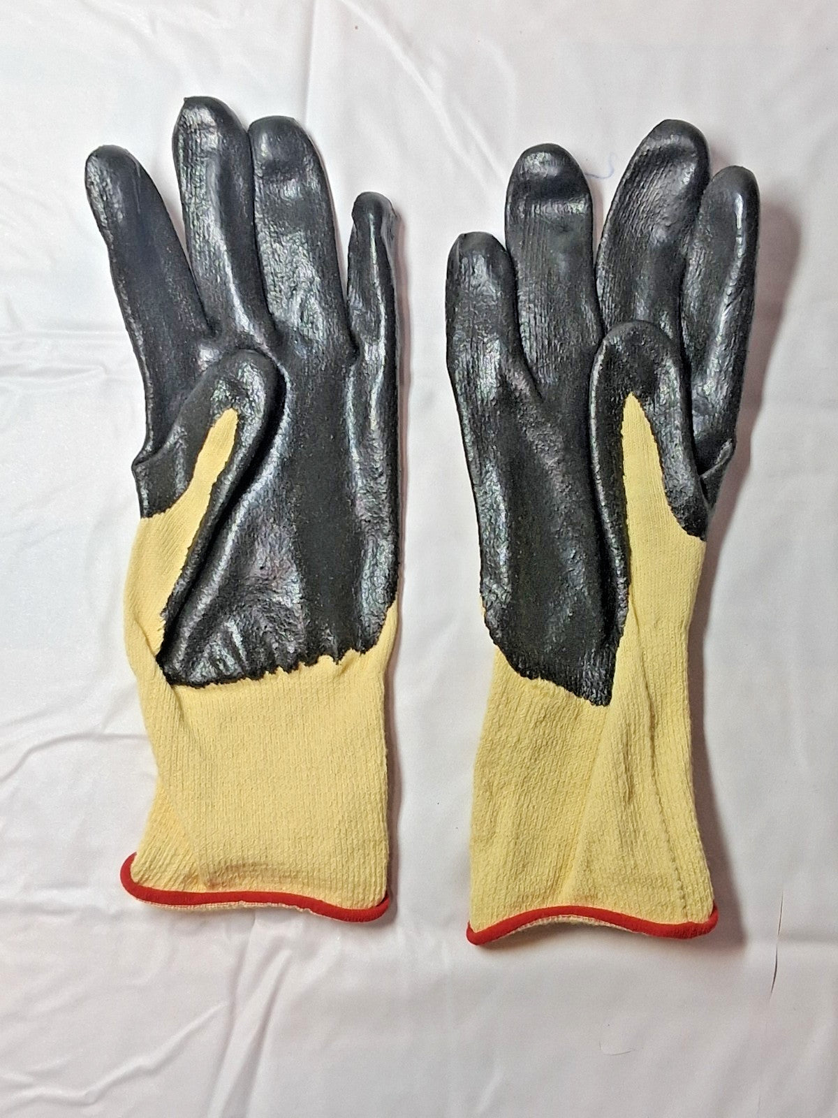 SHOWA Nitrile Cut Resistant Gloves Size 8 A4 QTY 12 Pair 4561L-08
