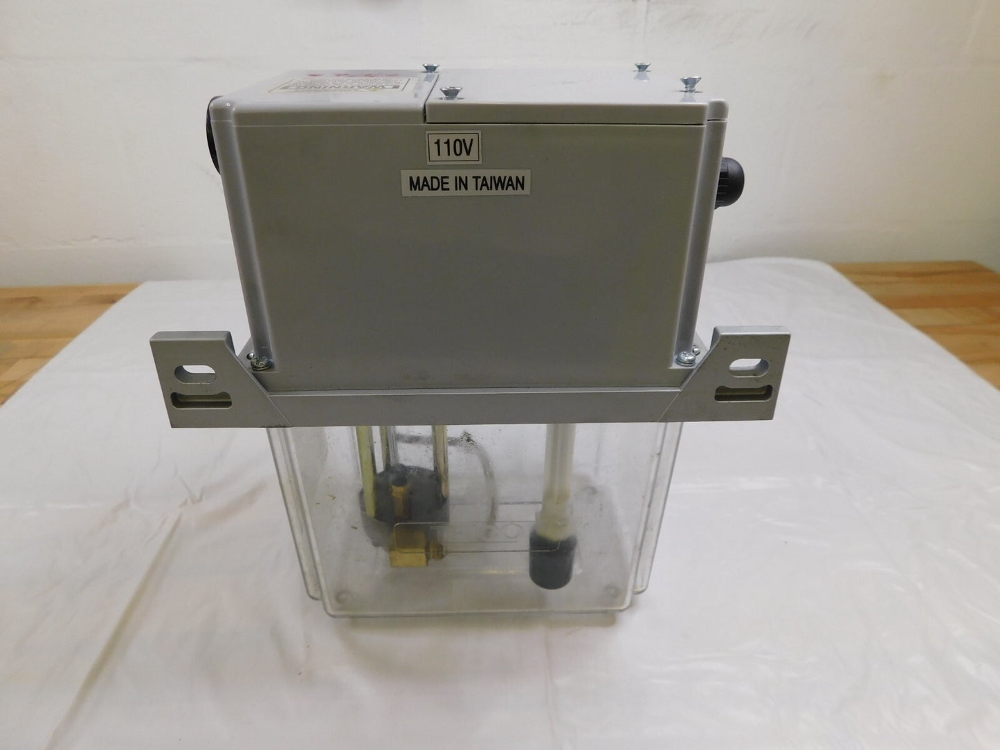TRICO Automatic Electric Central Lubrication System Pump 3L Cap .2 cm/hr PE-3003