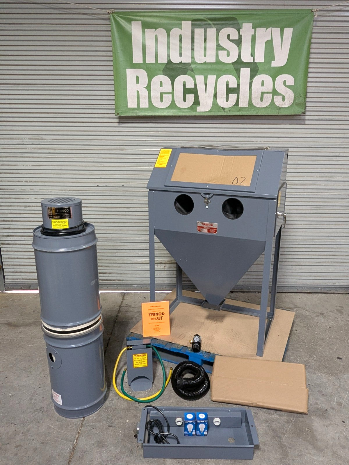 Trinco Model 36 Sandblast Cabinet w/ Dust Collector 36" x 24" x 23" Workspace