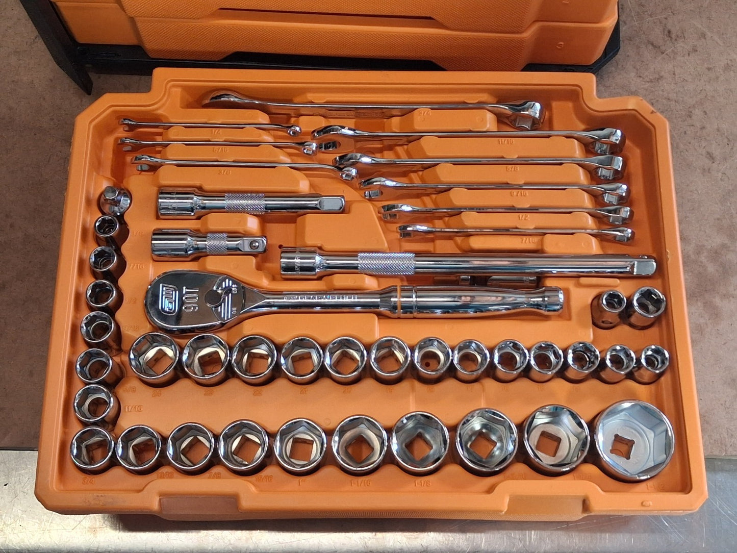 Gearwrench 243 Piece Mechanics Hand Tool Set SAE/Metric 6-Point 80966