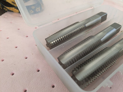 HERTEL Tap Set: 7/8-9 UNC, 4 Flute hss Bright Finish K008939AS