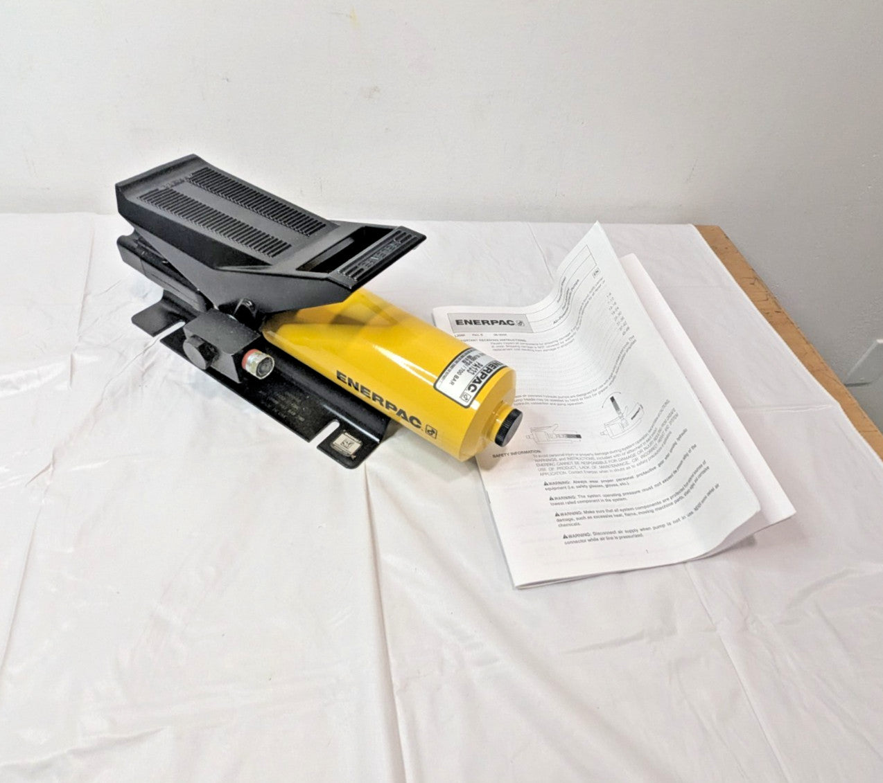 Enerpac Air Hydraulic Pump 10000 PSI PA133
