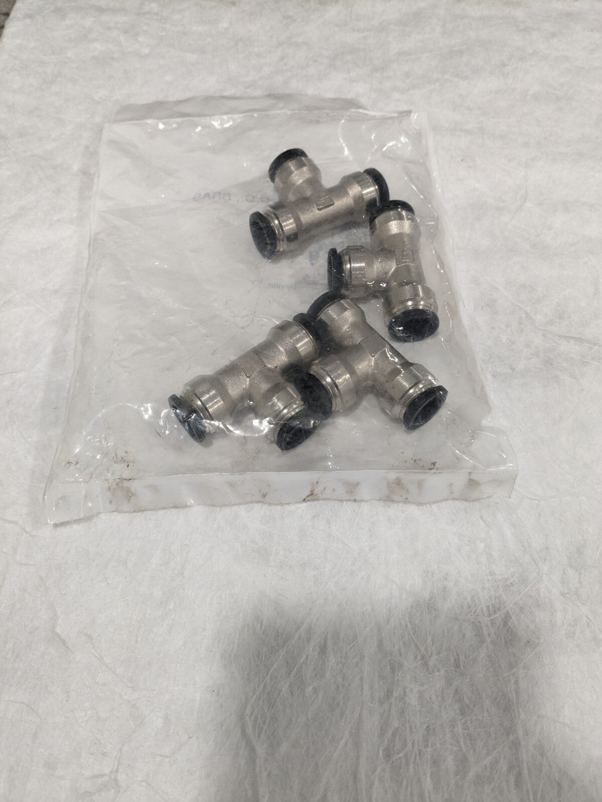 PARKER Push-To-Connect Tube to Tube Tube Fitting: Union Tee, 1/2" OD Qty 4