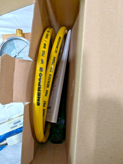 Enerpac Low Height Hydraulic Cylinder & Hand Pump Set 100T 2.25" Stroke SCL1002H