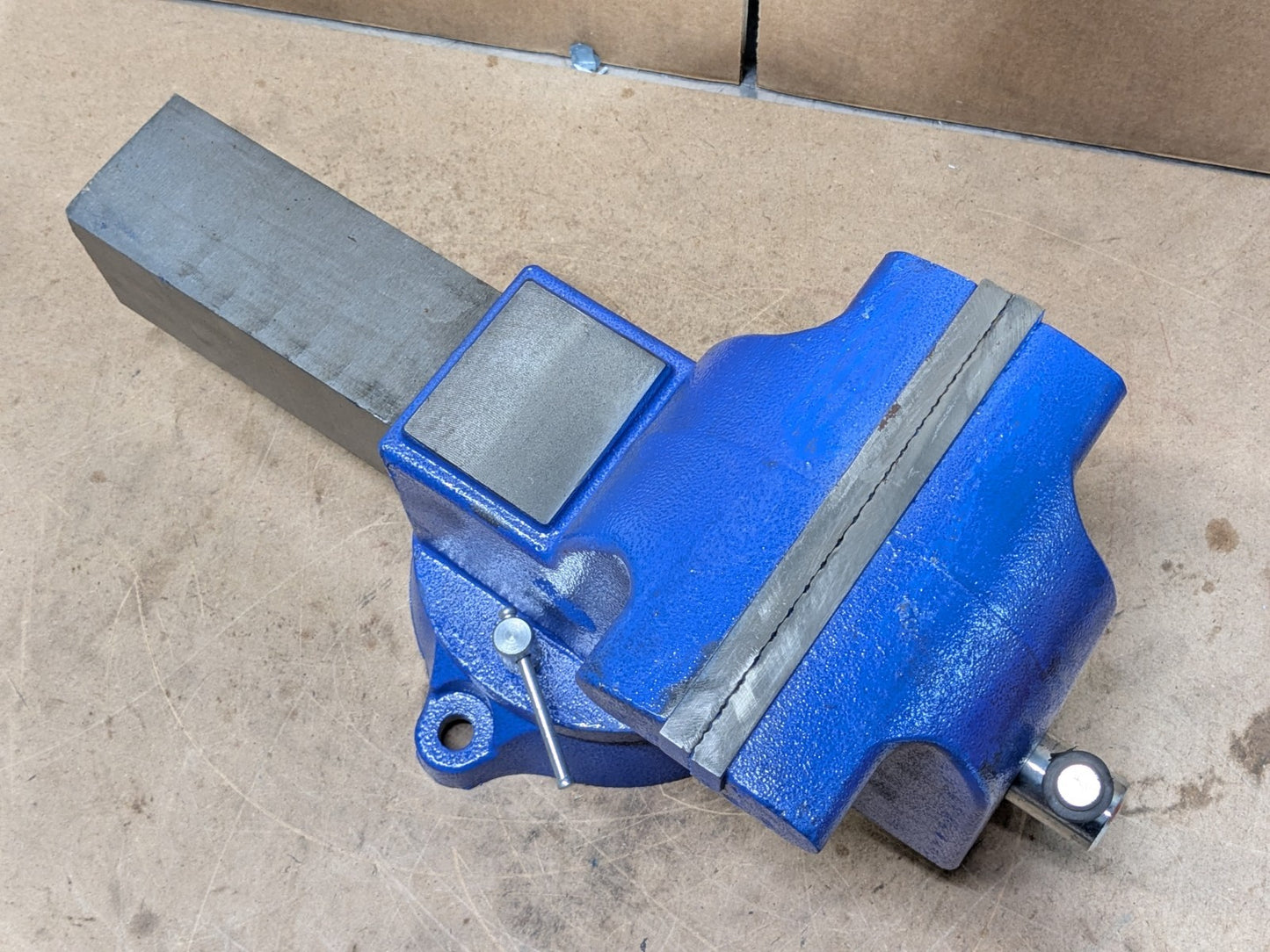 Gibraltar Combination Pipe and Bench Vise w/ Swivel Base 8" Jaw Width 8" Opening