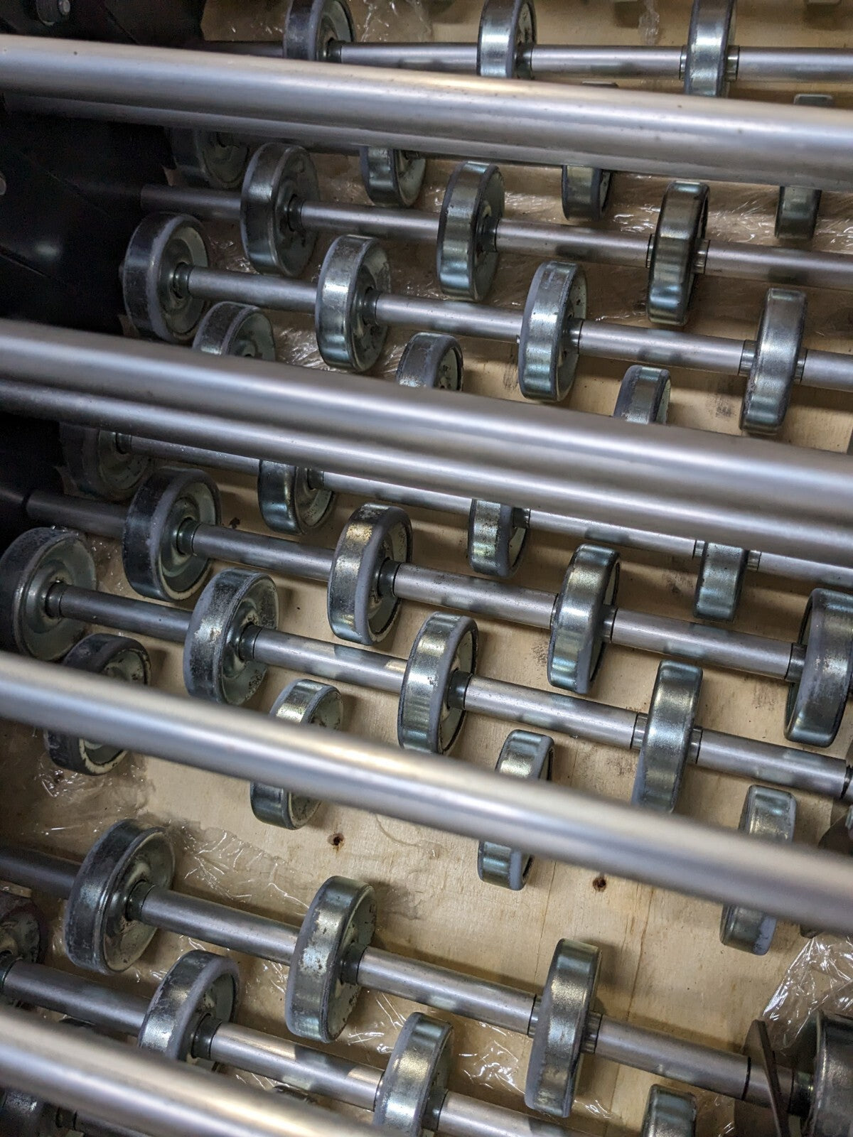 WorkSmart Flexible Expandable Conveyer 2.7 Ft - 8 Ft x 24 In 160 Lb Capacity