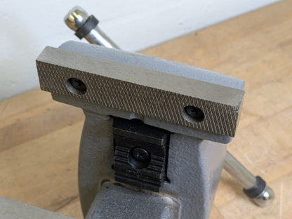 Wilton Mechanics Bench Vise w/ Swivel Base 4" Jaw Width 4-1/2" Opening