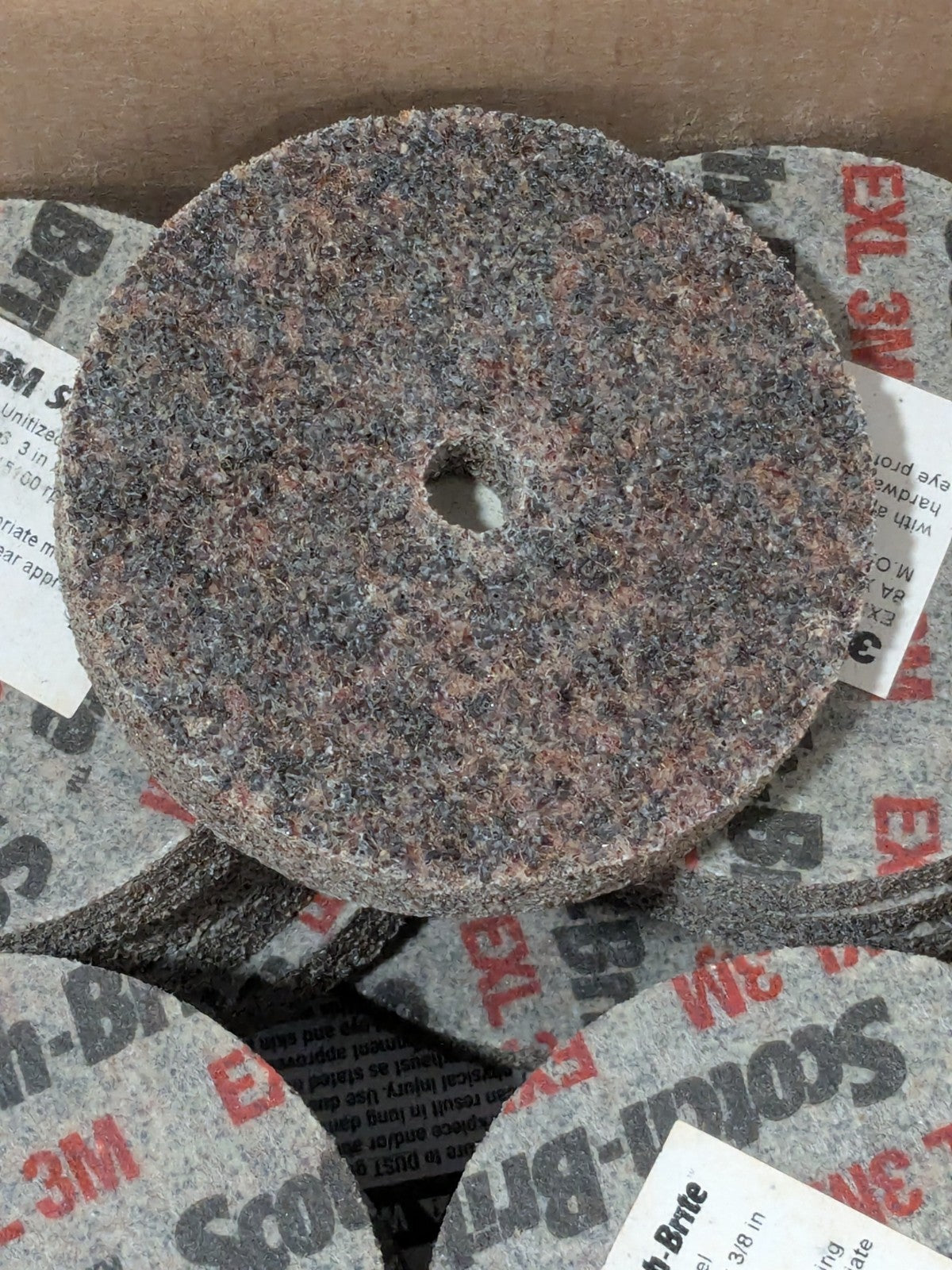 3M Deburring Wheel: 3" Dia, 1/2" Face Width, 3/8" Hole Qty 20 00048011185606