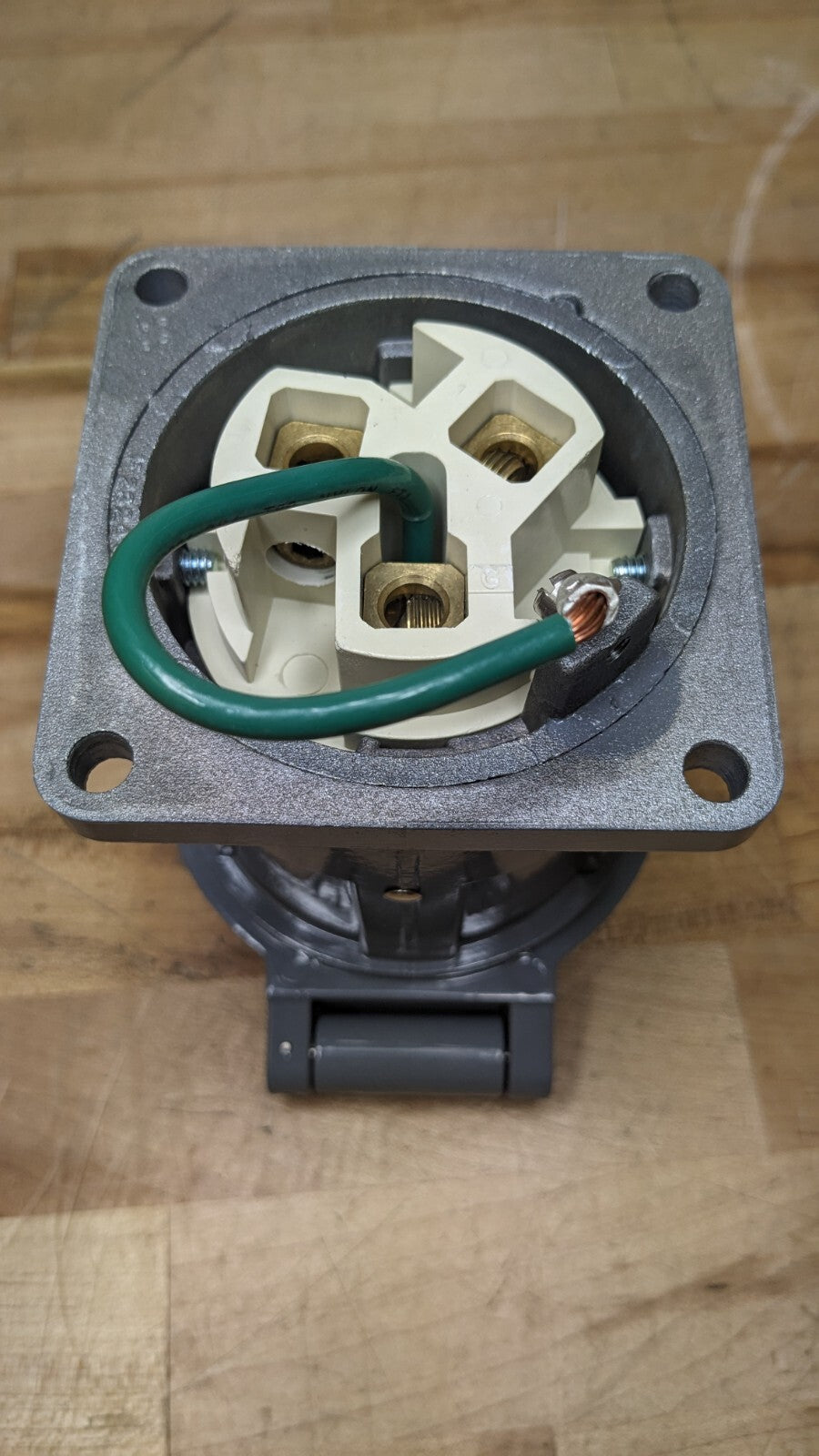 THOMAS &amp; BETTS 8413 60A 250V / 600 VAC 2W3P HS Ever-Lok