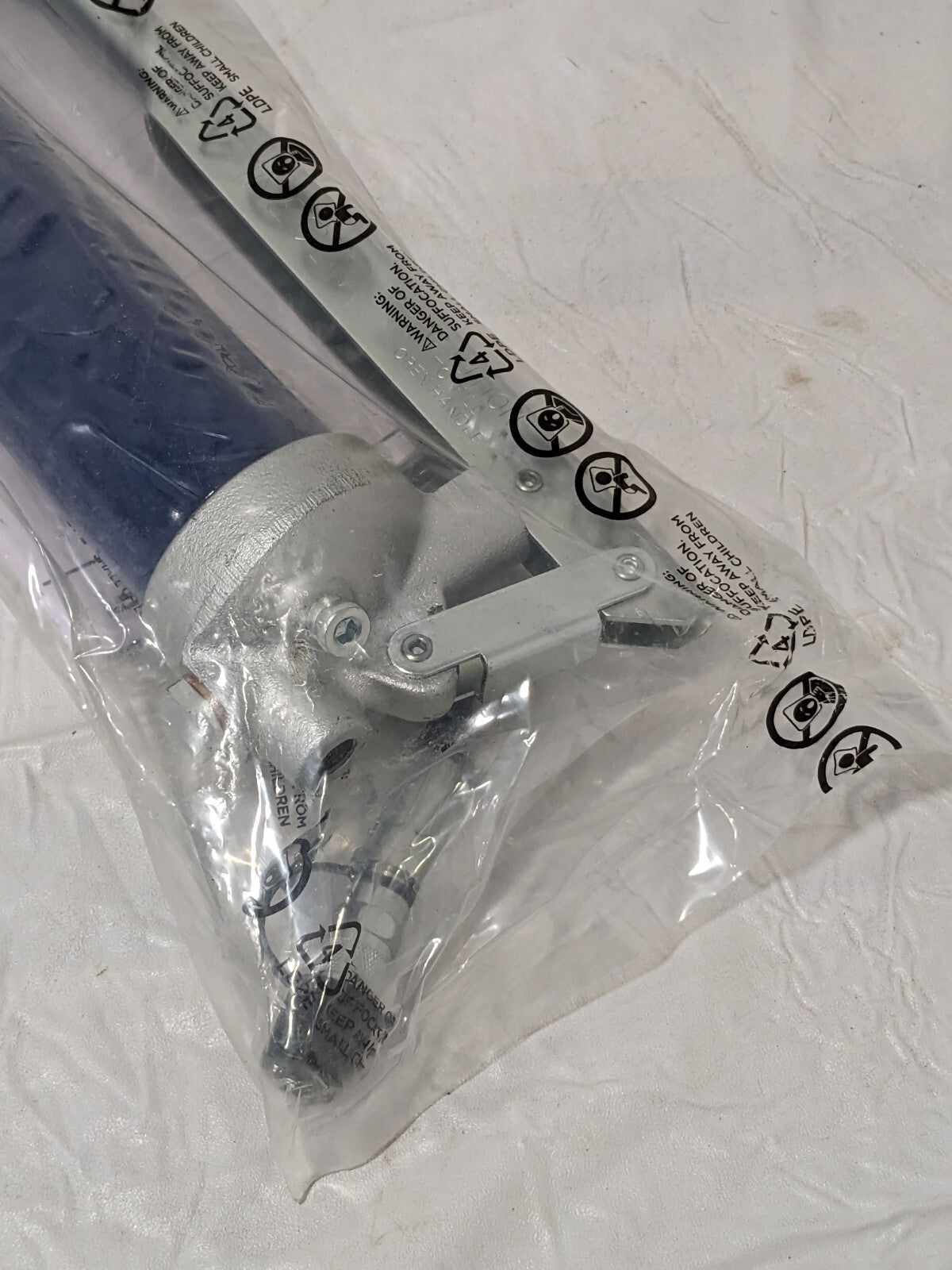 LINCOLN Manual Grease Gun: 4,500 psi, 16 oz Cartridge 1147