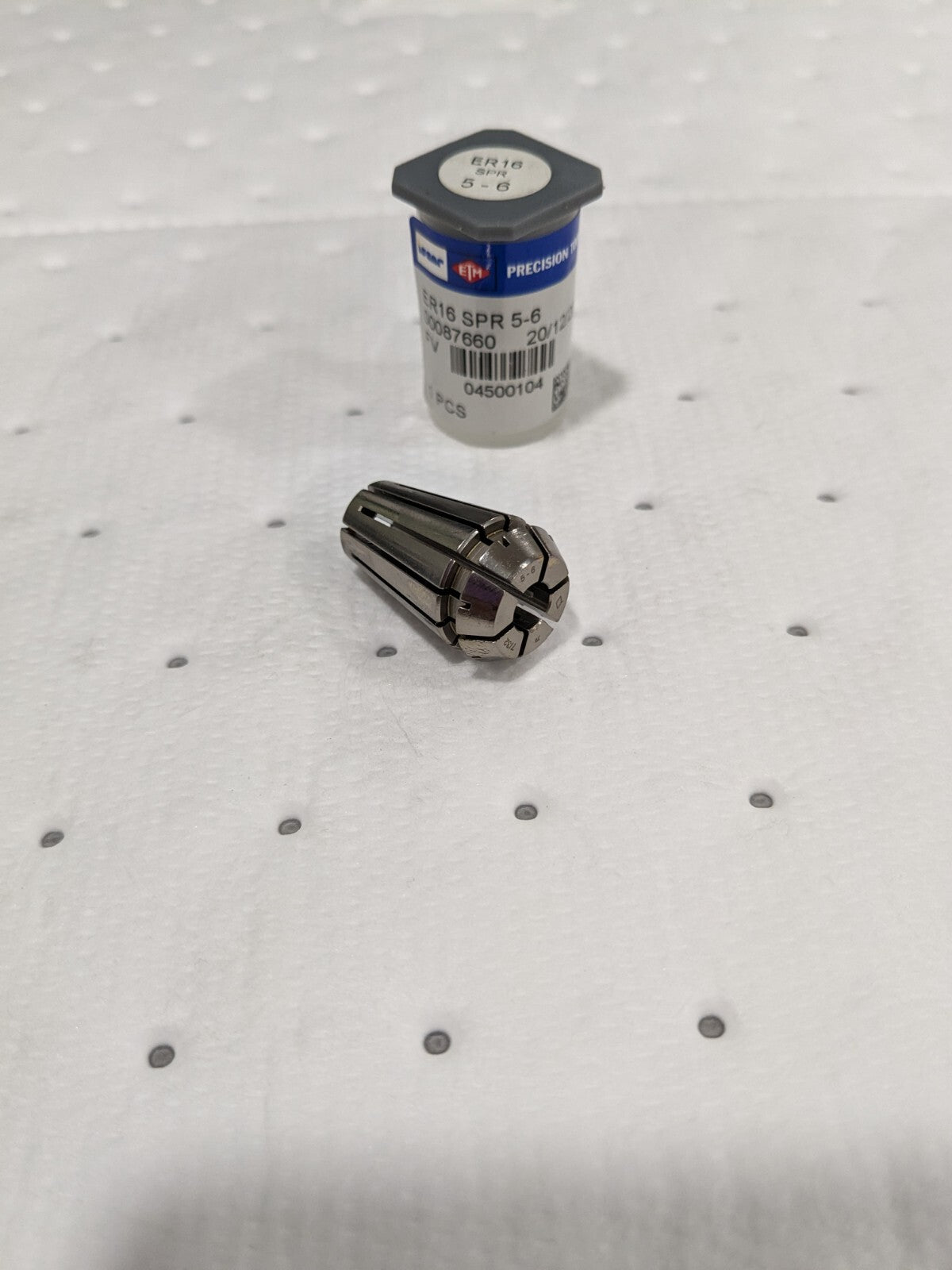 ISCAR ER Collet: ER16, 16.00 mm Collet Size, Through Coolant 4500104