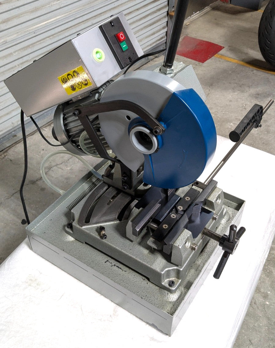 RONG FU 9" Metal Cutting Cold Saw 1.0HP 110V  52 RPM Coolant Tank  Lightly Used