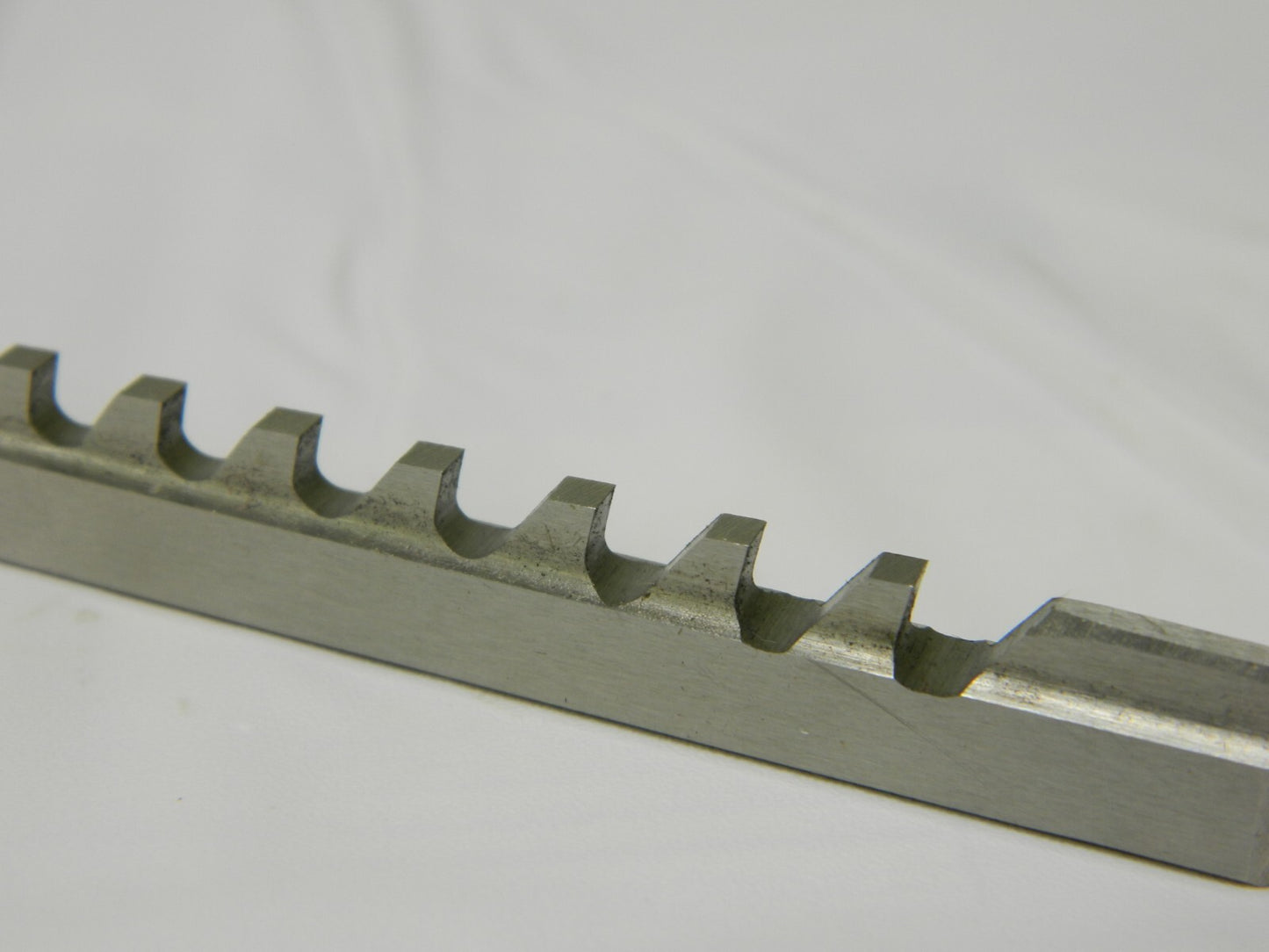 Keyway: Style B, High Speed Steel, 3/32" Wide 6-3/4" OAL 395-1106