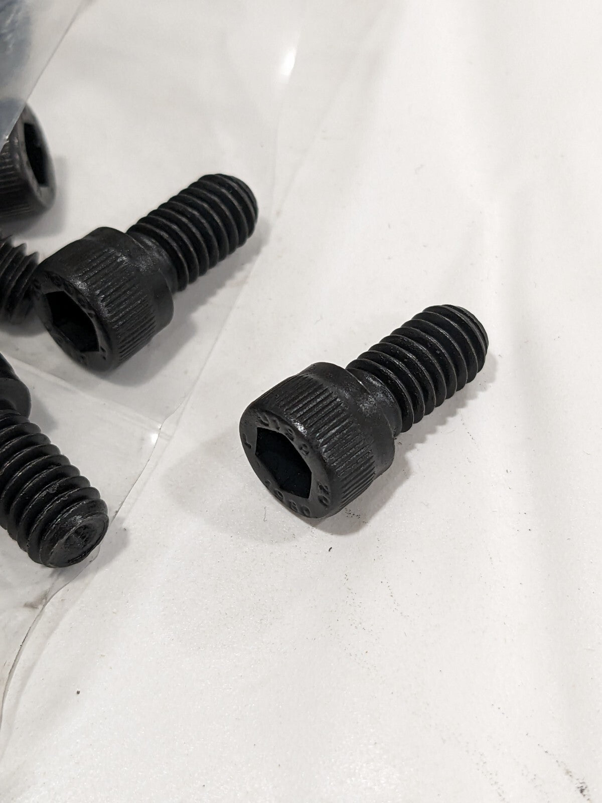 UNBRAKO Hex Socket Cap Screw: 5/16-18 Thread, 5/8" Qty 100 118419