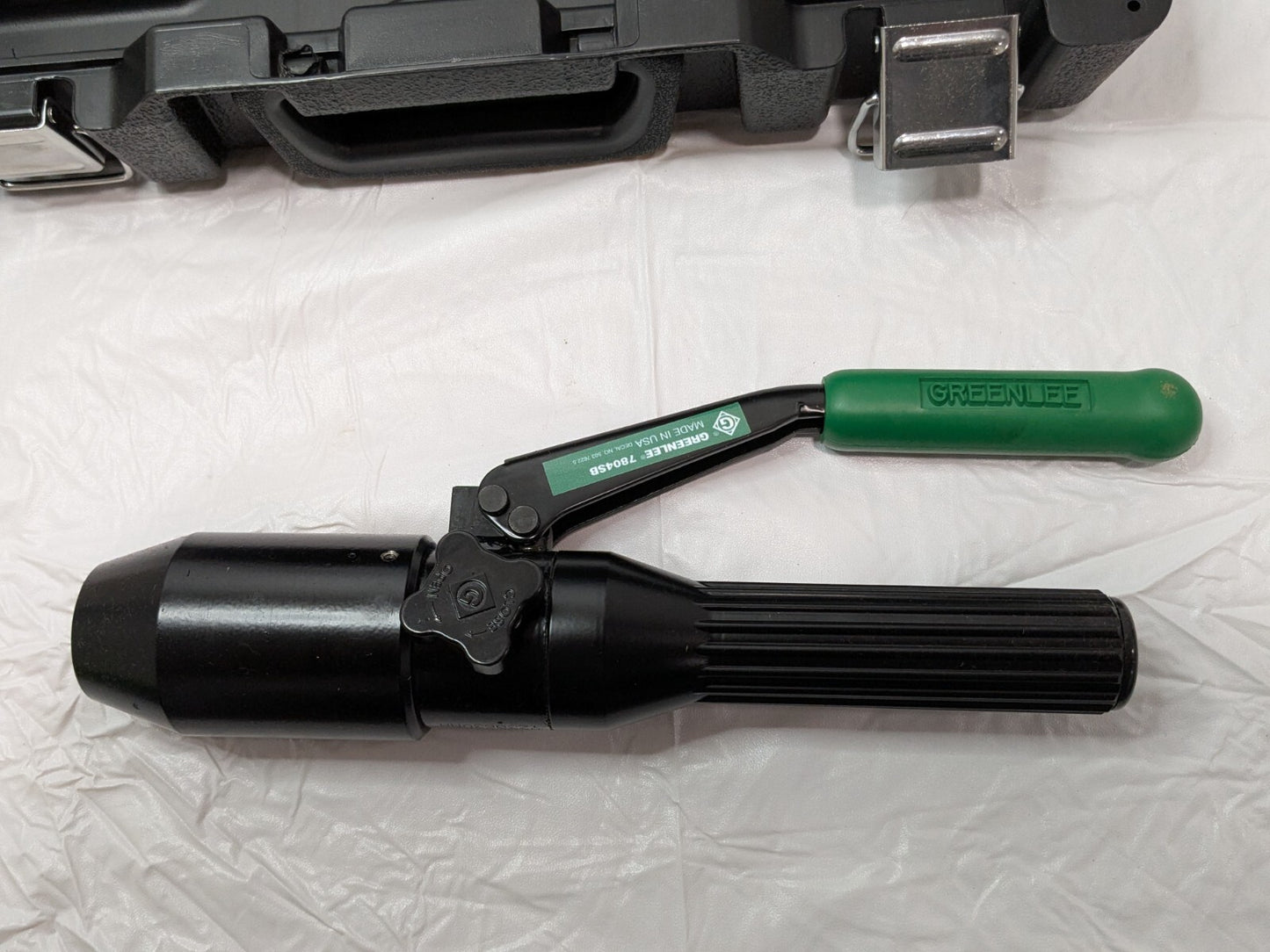 Greenlee Quick Draw 8-Ton Hydraulic Knockout Kit w/SlugBuster 1/2" to 2" 7806SB