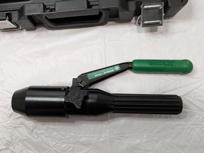 Greenlee Quick Draw 8-Ton Hydraulic Knockout Kit w/SlugBuster 1/2" to 2" 7806SB
