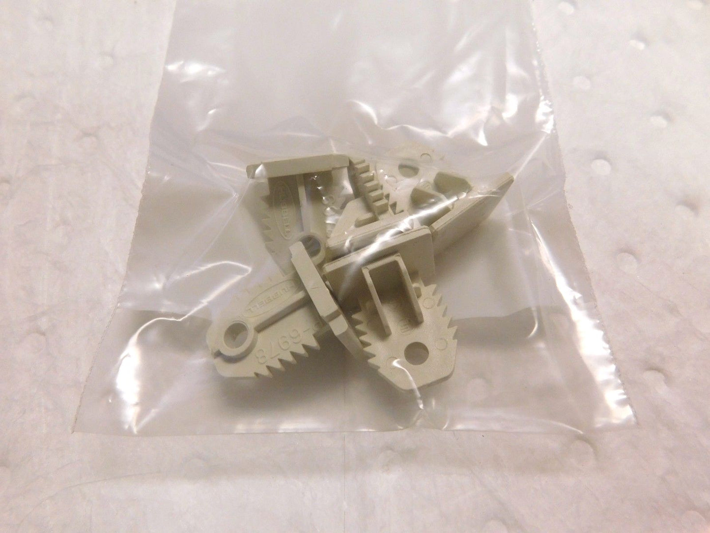 Hubbell Raceway End Cap 0.77" L x 1" W x 0.84" H Ivory QTY 15 PP1EC