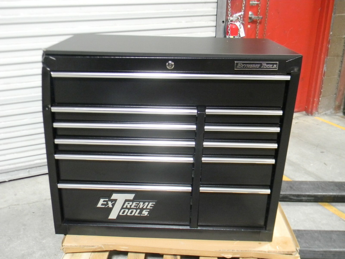 Extreme Tools Roller Cabinet 11 Drawer 41" x 41" x 24" PWS4124RCT