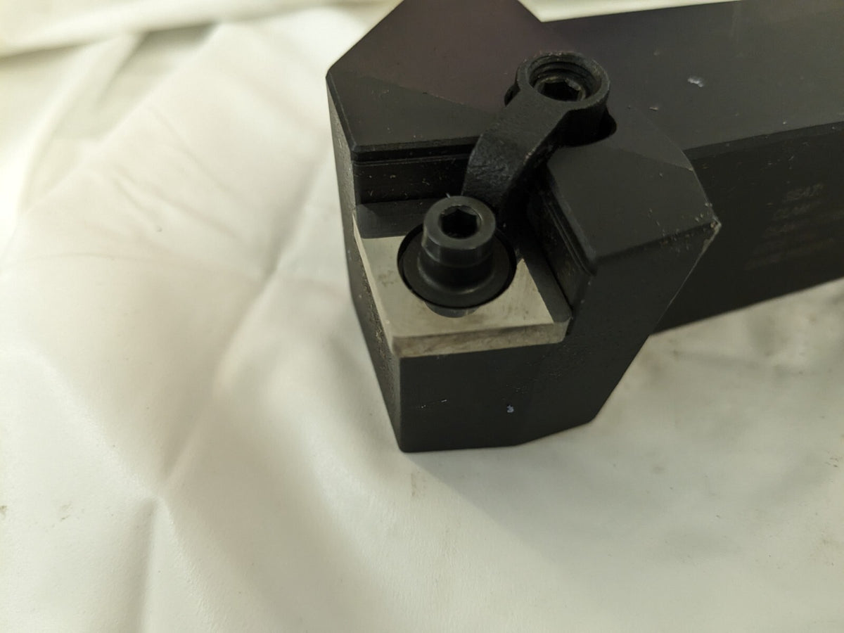 DORIAN Indexable Turning Toolholder: MCRN Toolholder MCRNR246E