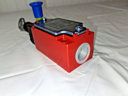 Telemecanique Sensors 10 Amp Dual Operation Rope Operated Limit Switch XY2CJS15