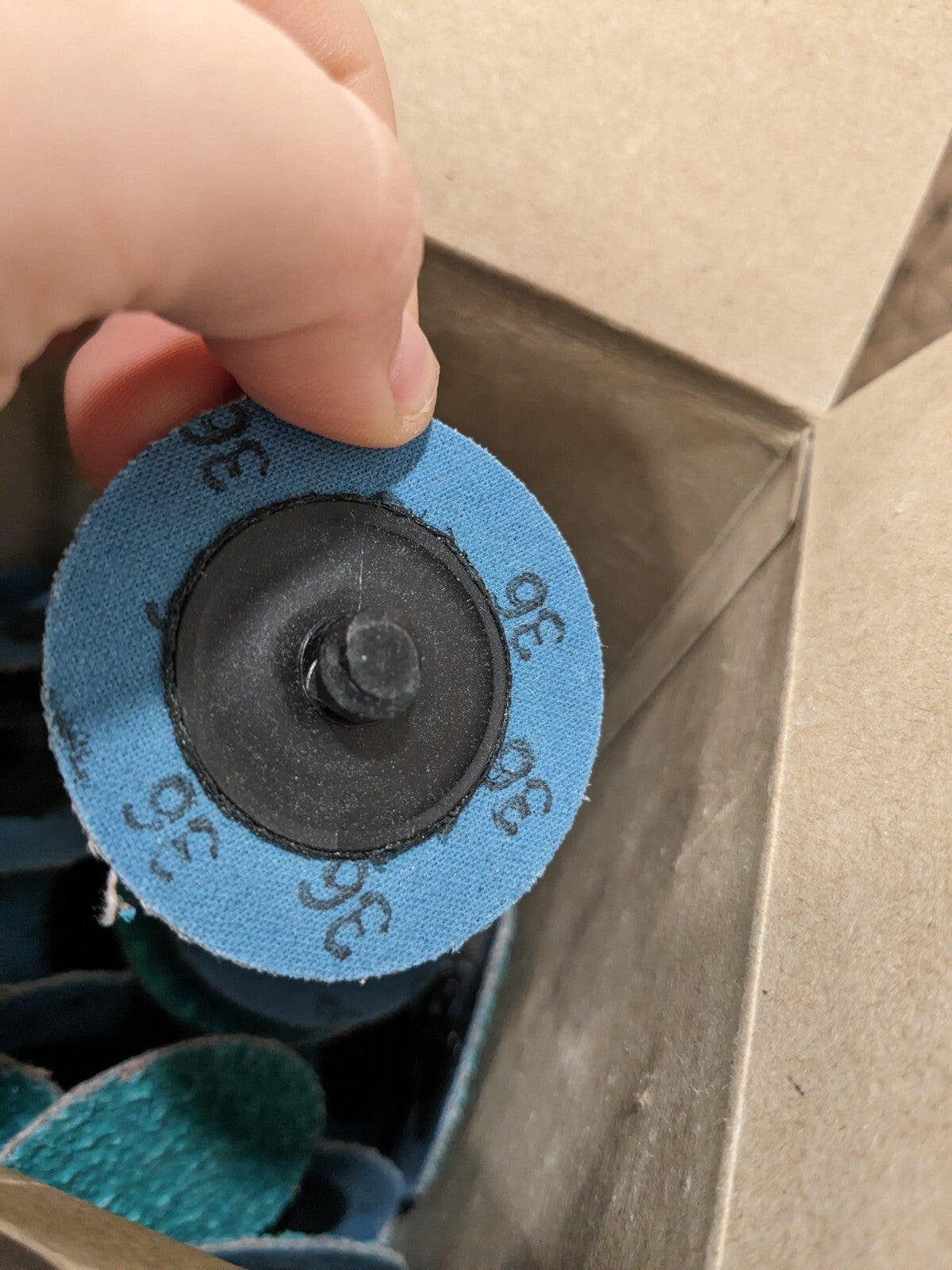 SUPERIOR ABRASIVES QuickChange DiscType R 2" Dia 36 Grit approx. 100pcs A016011