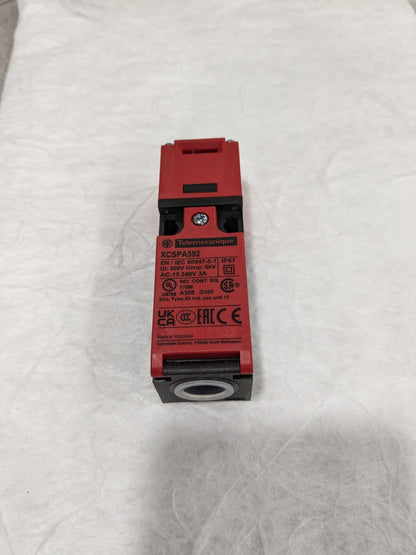 Telemecanique Plastic Key Safety Limit Switch NO/NC Configuration XCSPA592