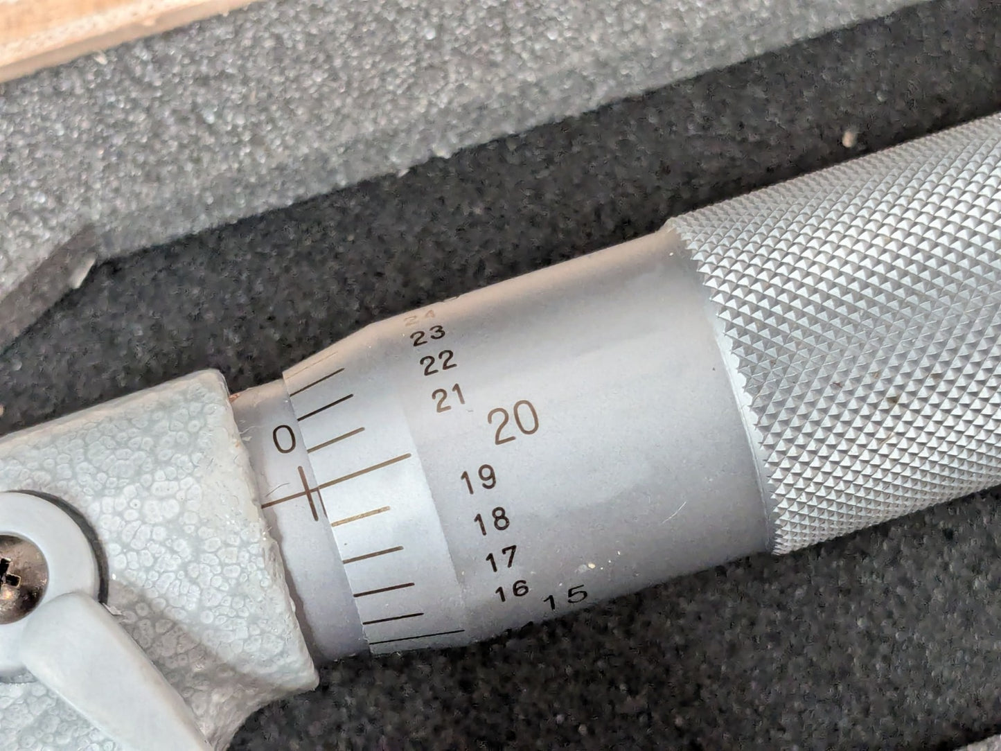 Mitutoyo 16"-20" Wide Range Outside Micrometer W/BROKEN RATCHET STOP 104-153