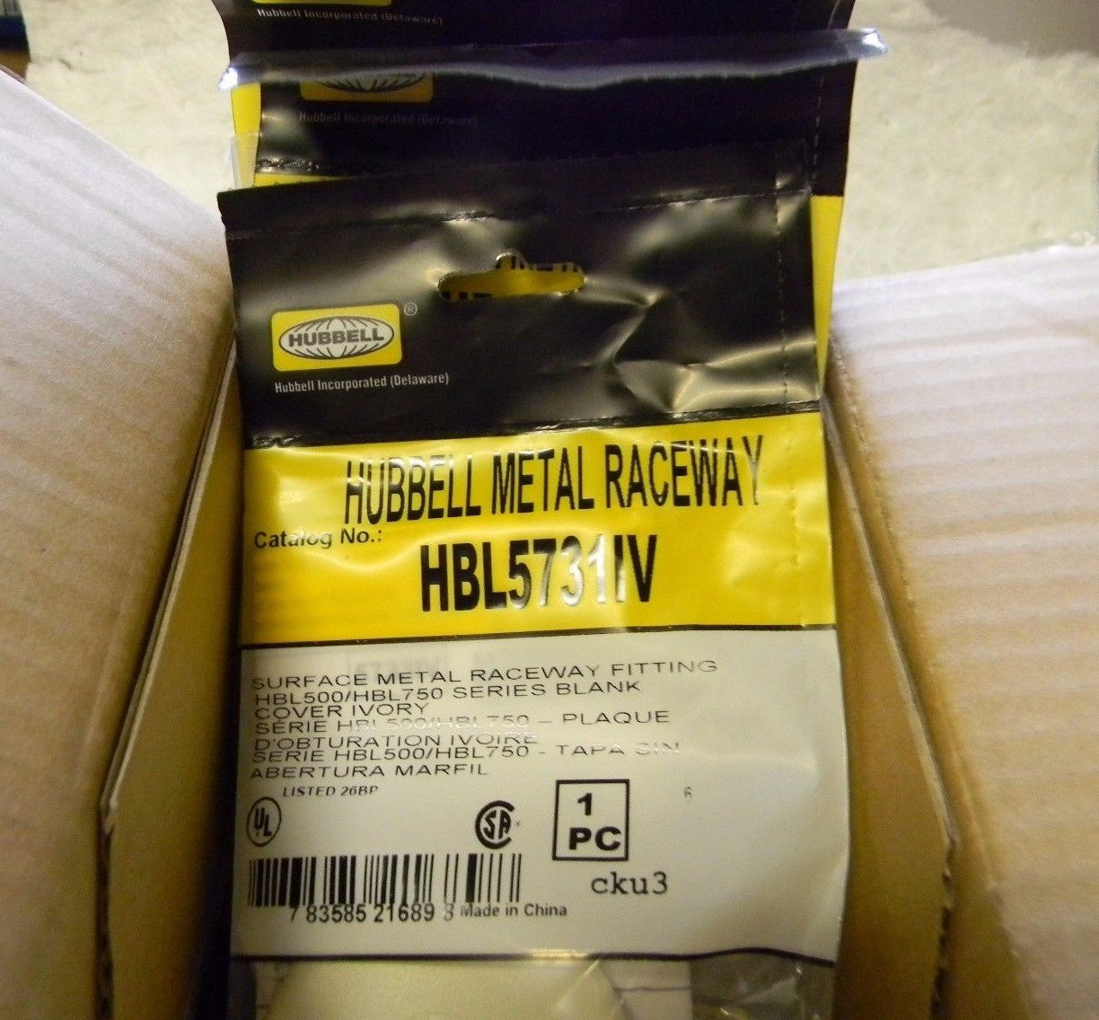 Hubble Raceway Covers 2.4" Wide x 0.24" High Round Qty 13 HBL5731IV