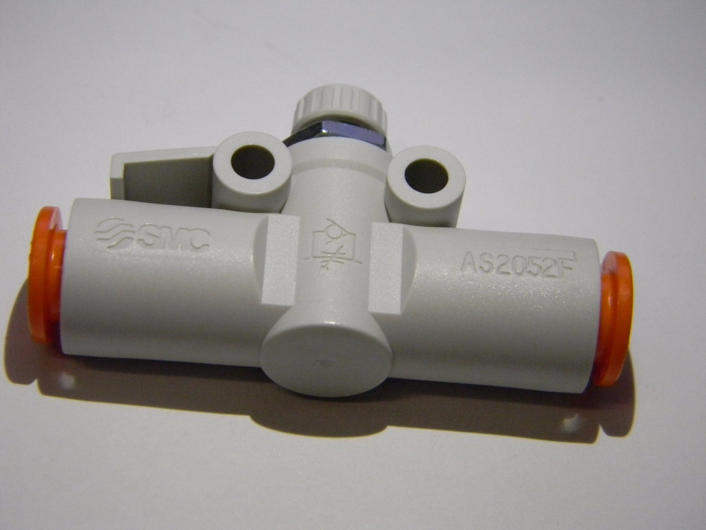 SMC Pneumatics Flow and Speed Control Valve 5/16" Tube OD x 1/4" Body